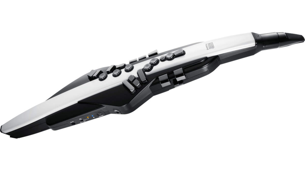 ローランド、デジタル管楽器「Aerophoneシリーズ」の新スタンダード・モデルを発売 | BARKS
