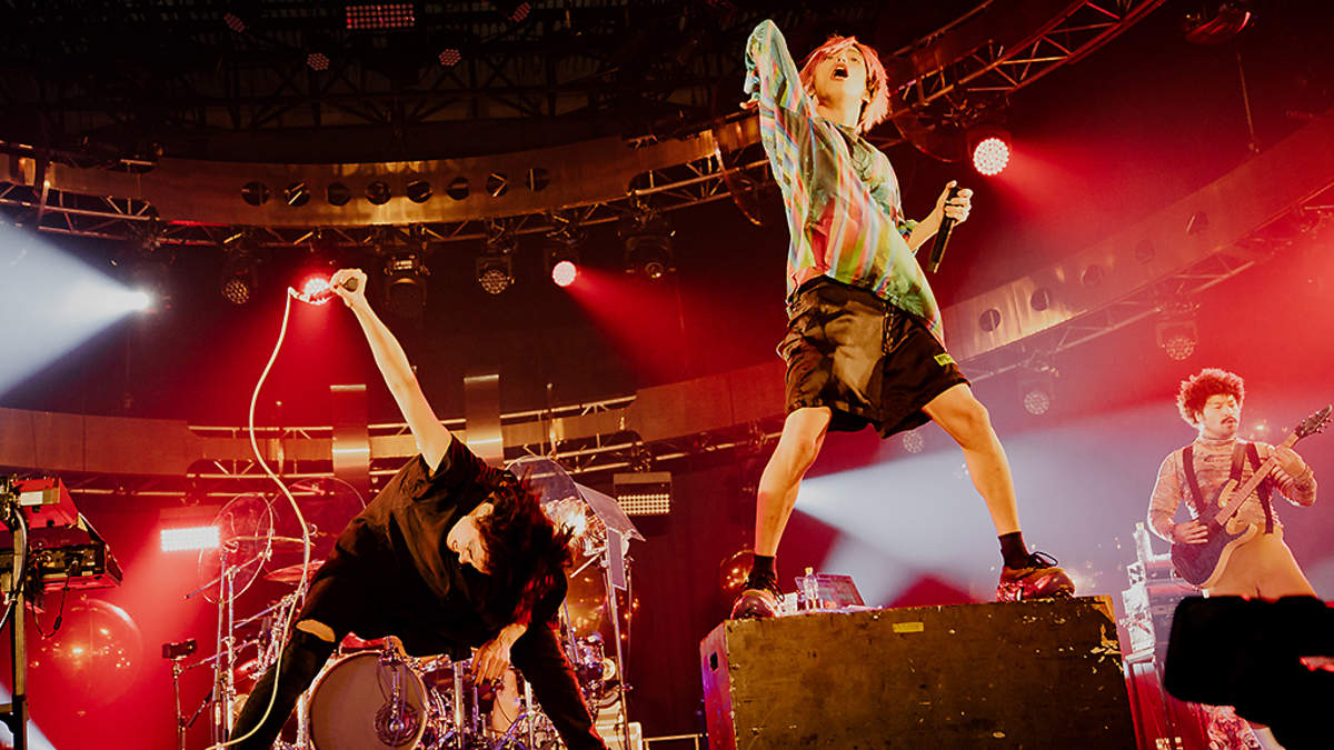 速レポ】＜響都超特急2023＞Fear, and Loathing in Las Vegas、「今年も来たぜ！ 最高の思い出、持って帰ろうぜ！」 |  BARKS